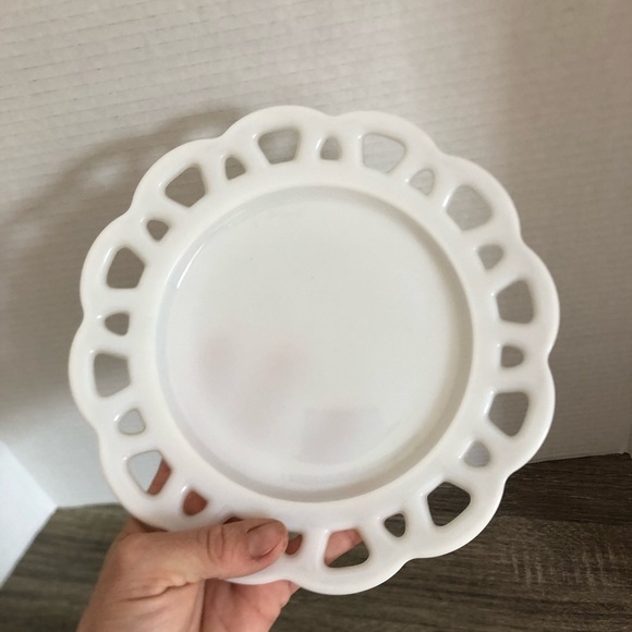 Vtg Hazel Atlas Milk Glass Plate with Lace Edge - Picture 10 of 10